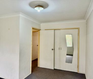 Location&comma; Spacious Town House - Photo 3