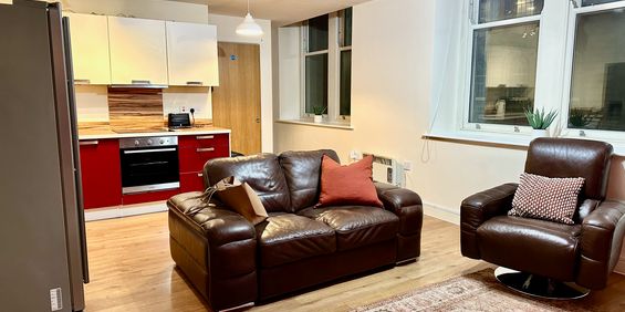 Town Centre Ensuite Free Netflix & Disney+ 🏡📲 - Photo 3