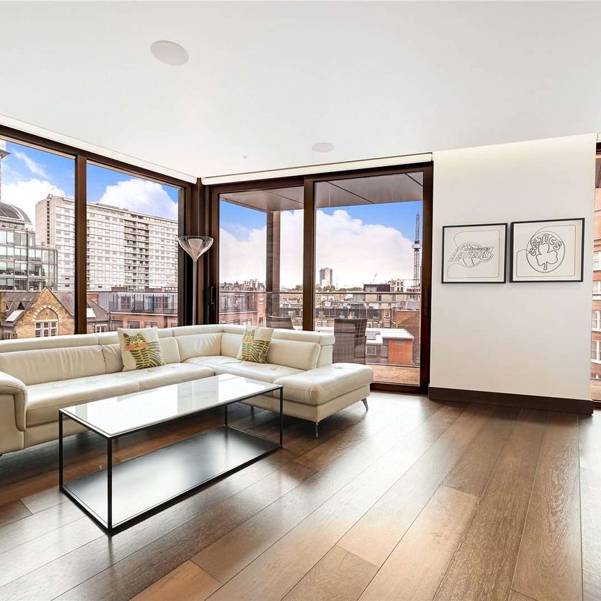 Impeccable 2 double bedroom apartment of over 1,180 sq ft, with 2 bathrooms and large private balcony. Kings Gate is a highly desirable luxury development with 24/7 concierge. - Photo 1