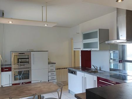 Location Appartement 4 pièces 101 m2 à Saint-Sébastien-sur-Loire - Photo 3