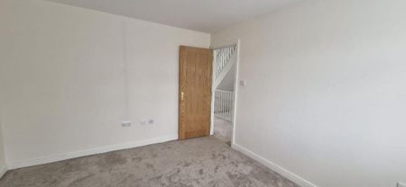 3 bedroom detached house to rent - Photo 4