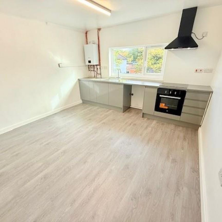 2 bedroom Flat To Let - Photo 1