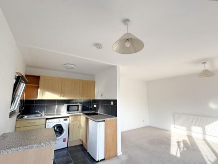 2 bedroom flat to rent - Photo 4