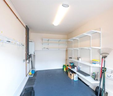 4 bedroom detached house to rent - Photo 1