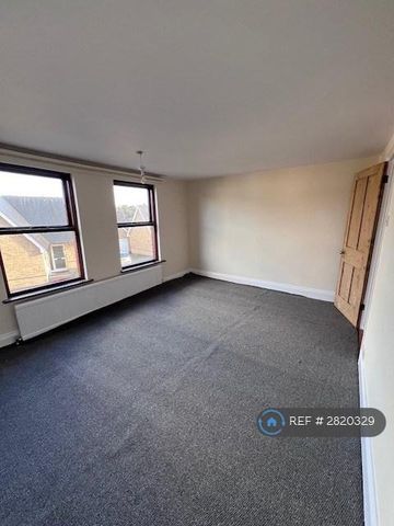 2 bedroom semi-detached house to rent - Photo 4
