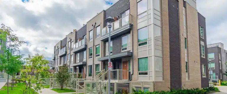 2 ️ Bedroom | 1 Bathroom | FOR RENT ⬆️ | Toronto Etobicoke | 7 Applewood Lane, Toronto - Photo 1