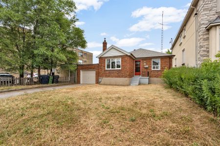 For Lease - 198 Dunblaine Avenue, Toronto, Ontario - Photo 2