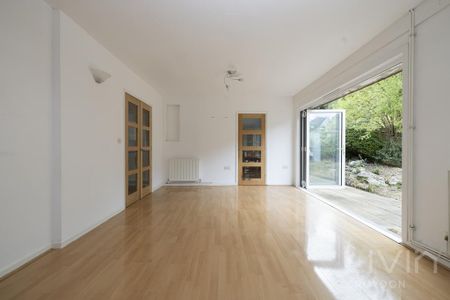 4 bedroom detached house to rent - Photo 4