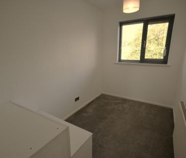 3 bedroom terraced house to rent - Photo 4