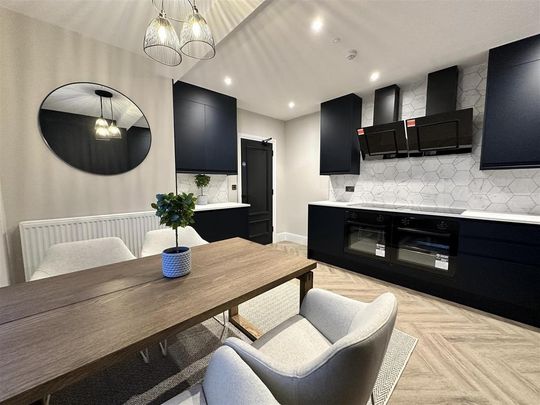 1 bedroom in a house share to rent - Photo 1