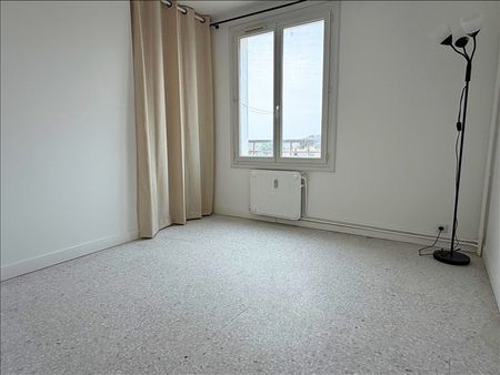 4 pièces - 71,68 m² - 7ème étage - Colocation non autorisée - Photo 3