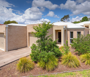 Stylish & Central! - Photo 2