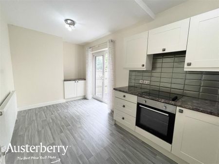 3 bedroom semi-detached house to rent - Photo 3