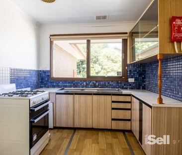 Fresh, Convenient Living in Noble Park - Photo 2