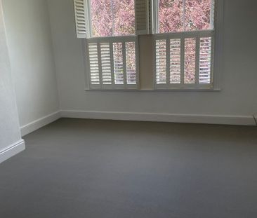 2 Bed Flat, Bowdon, WA14 - Photo 5