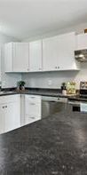 Room available in shared Townhouse! - Photo 1