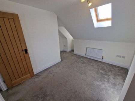 5 bedroom semi-detached house to rent - Photo 5