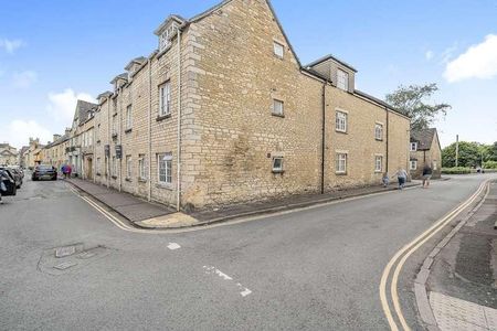 Gloucester Street, Cirencester, Gloucestershire, GL7 - Photo 2