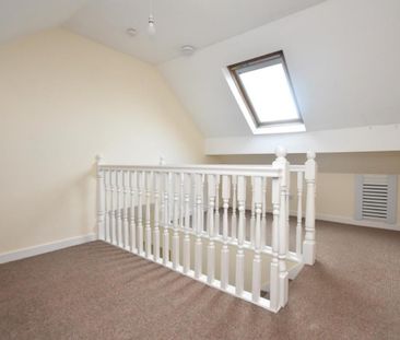 Brocklehurst Piece, Brampton, Chesterfield, S40 2QY - Photo 2