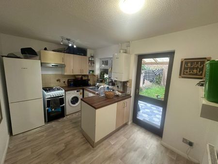 2 bedroom terraced house to rent - Photo 4