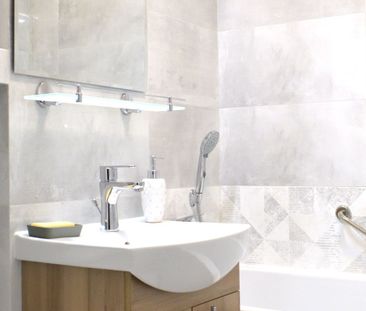 mazowieckie, Warszawa, Śródmieście, Grzybowska - Zdjęcie 6