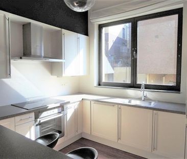 Lumineux rez de chaussée duplex avec parking à 1640 rhode st genese... - Photo 5