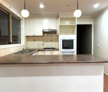 Effortless Family Living in the Heart of Cranbourne!! - Photo 6