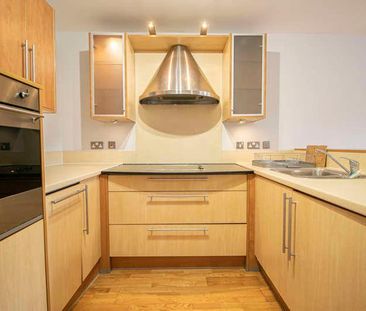 Henke Court, Cardiff Bay, CF10 - Photo 2