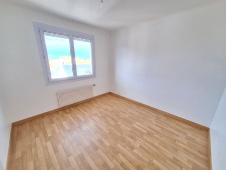 Location Appartement 4 pièces 101m² LES SABLES D OLONNE 85100 - Photo 5