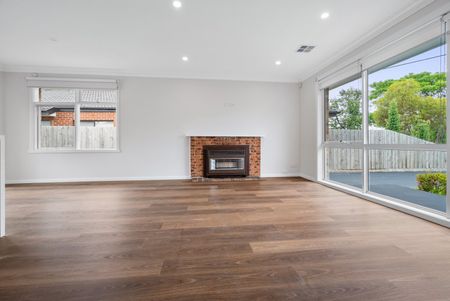 30 Berembong Drive, Keilor East VIC 3033 - Photo 4
