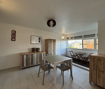Location Appartement 5 pièces 70m² LES ABYMES 97139 - Photo 3