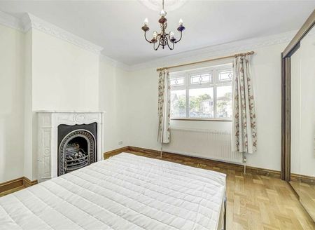 Tunnel Avenue - Photo 3