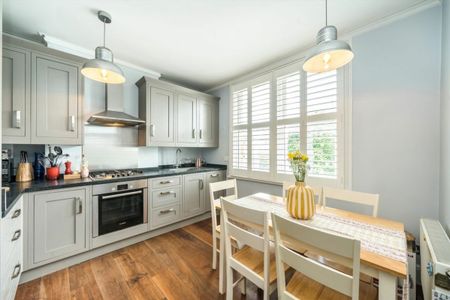 Lambton Road, SW20, London - Photo 5