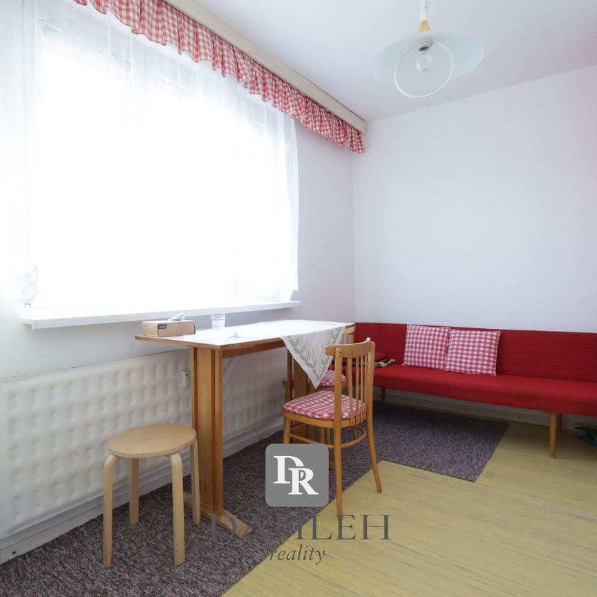 DAHLEH- 1-izbový byt s pivnicou v pokojnej lokalite– Lamač, Studenohorská ulica – Fotografia 1