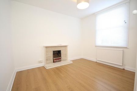 3 bedroom detached house to rent - Photo 4