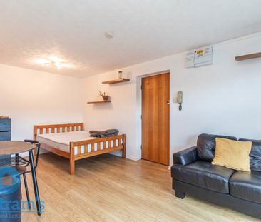 Studio for Rent - Photo 1