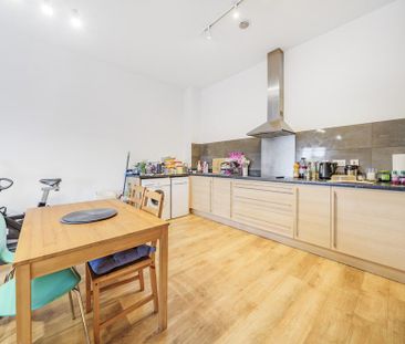 2 bedroom flat to rent - Photo 4