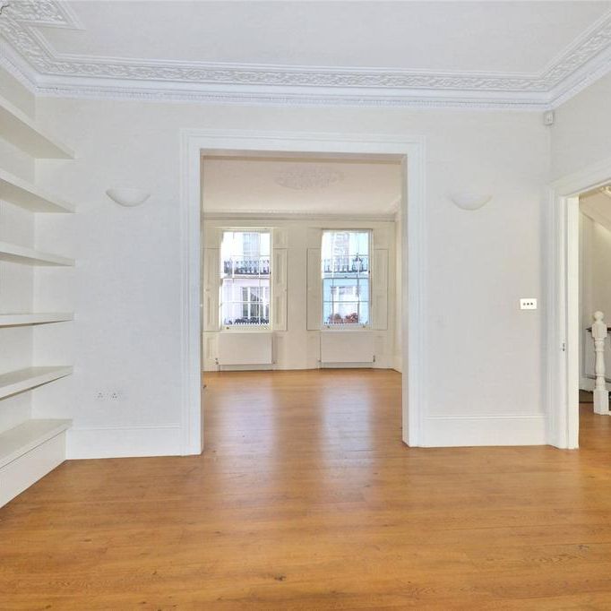 4 bedroom end of terrace house to rent - Photo 1