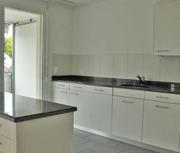 Grosszügige 5.5 Zimmerwohnung im Emmersberg - Photo 2