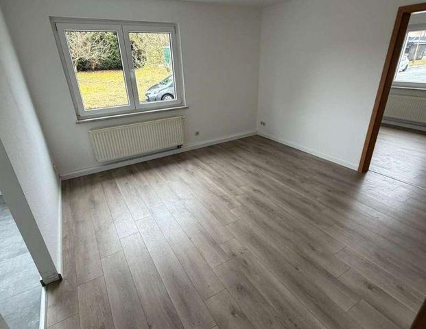 *** Einladende 3-Raum-Wohnung in ruhiger Lage von Auerbach *** - Photo 1