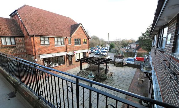 Beare Green Court Beare Green, Dorking - 1 bedroomProperty for lettings - Seymours - Photo 1