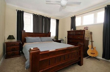 381 Hume St Kearneys Spring - Photo 4