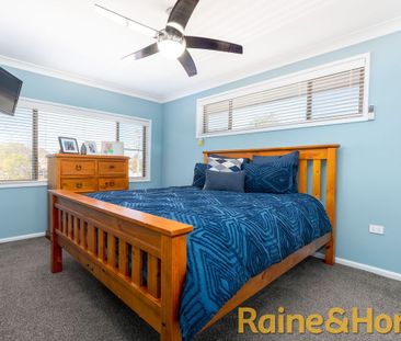 Large Family Home - Photo 4