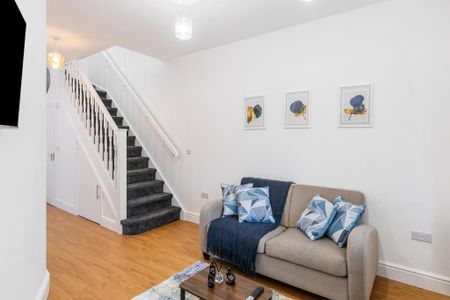 1 bedroom serviced apartment to rent - Photo 2