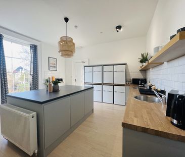 BEDROOM 6 – SMALL DOUBLE ENSUITE - Photo 2