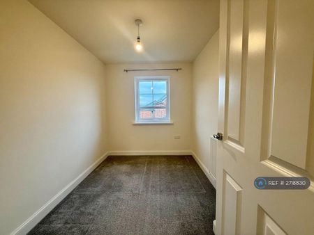 3 bedroom end of terrace house to rent - Photo 4