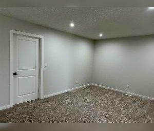 4 Bed 3 Bath Dbl Garage Upper Suite Maple Crest - Photo 3