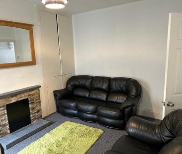 4 Bed Terraced House, Blenheim Road, RG1 - Photo 3