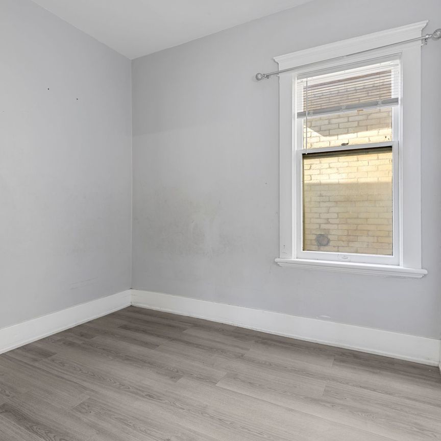 For Lease - 633 Hamilton Road, London East, Ontario - Photo 1