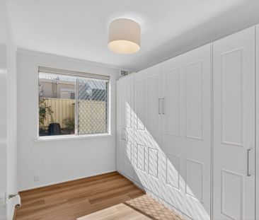 Modern Comfort & Easy-Care Living in a Prime Claremont Location - 6... - Photo 6